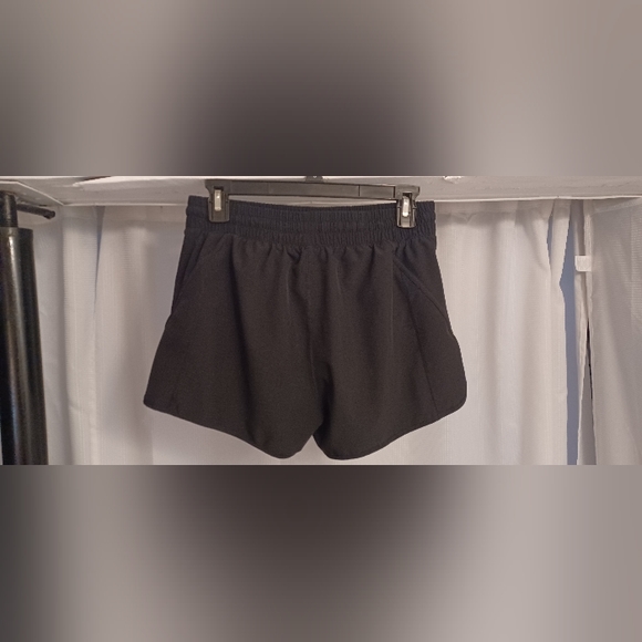 Womens Medium Black Athletic Shorts With Inner Lining - Picture 2 of 3